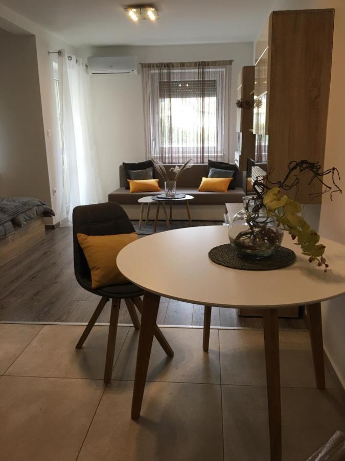 Home Apartment Sopron Eksteriør bilde