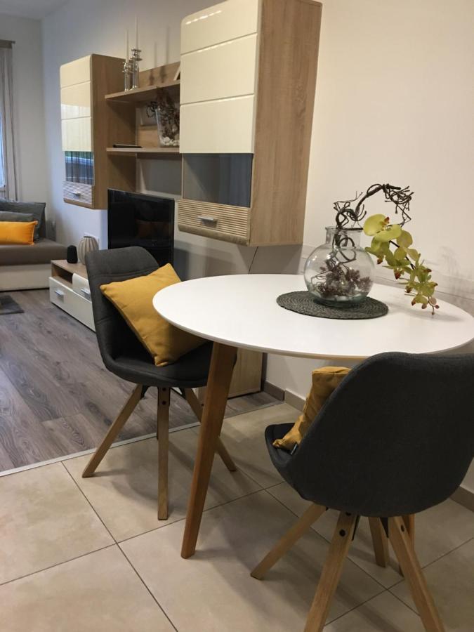 Home Apartment Sopron Eksteriør bilde